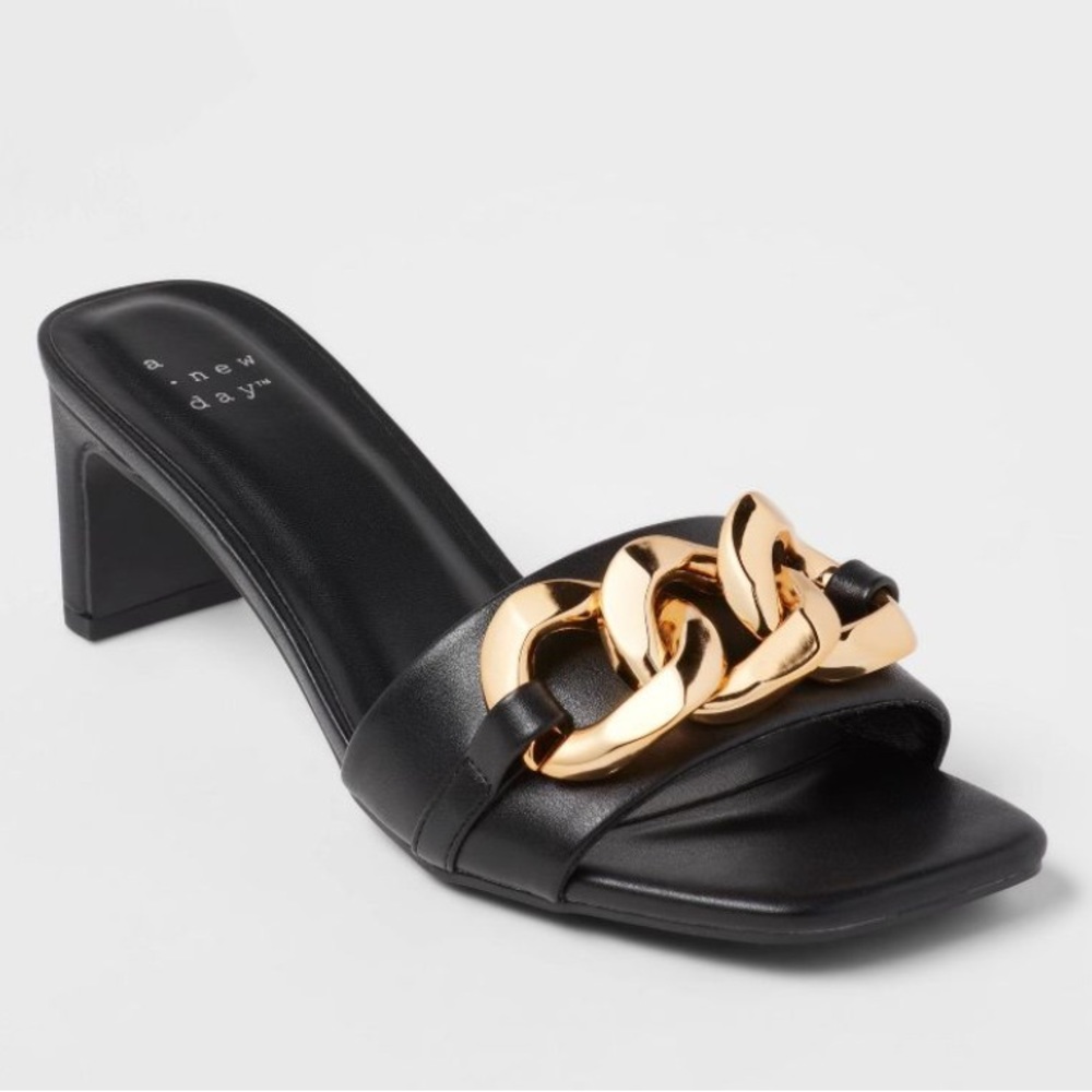 Chain Heels - Picture 1 of 10